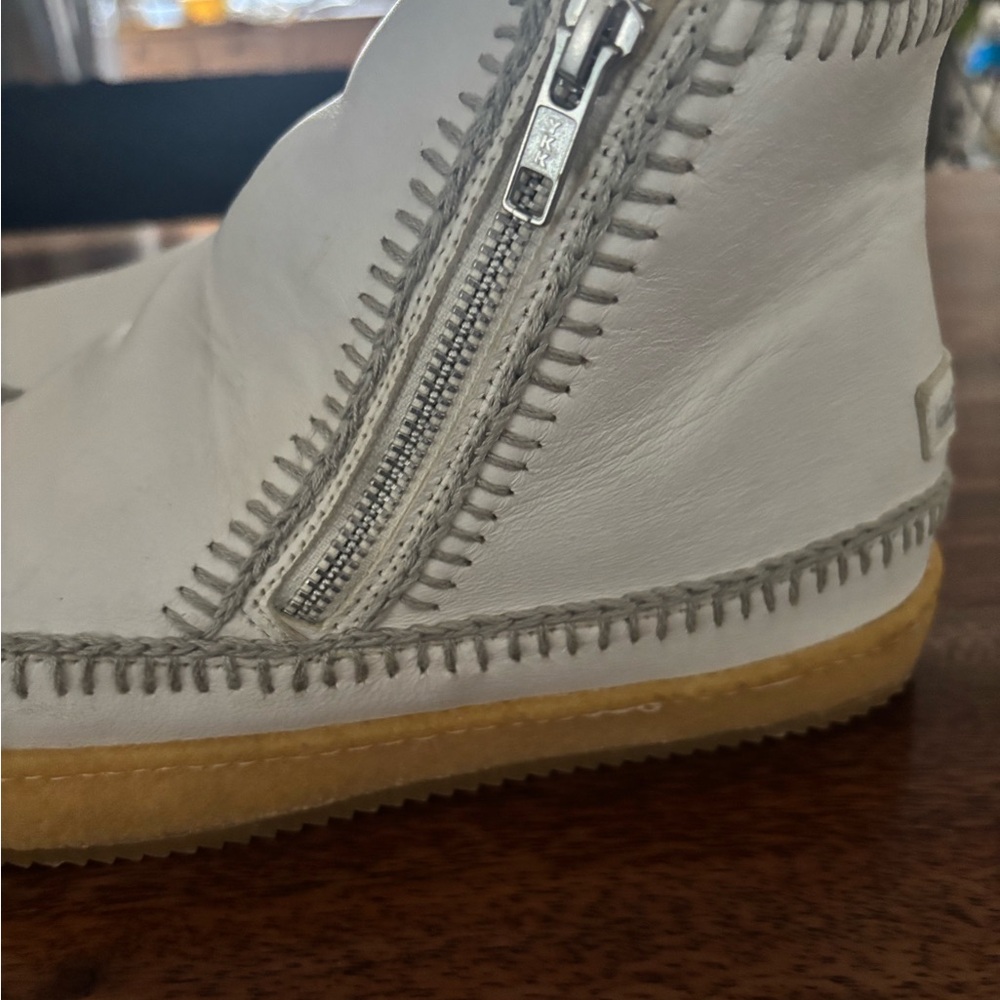 White Leather Ankle Boots with Zipper